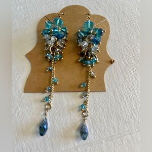 NWT Crystal Blue and Gold Cluster Dangle Earrings